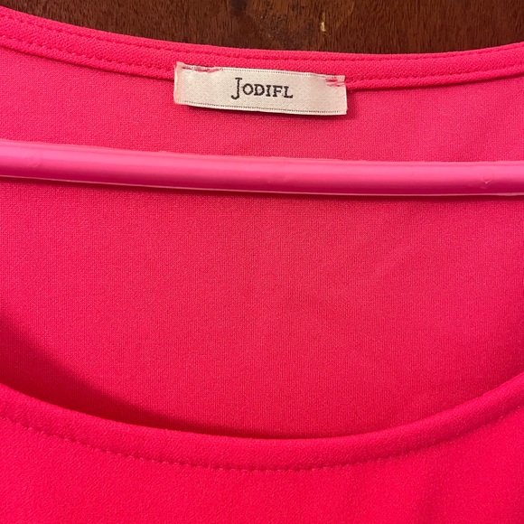 LAST CALL! Pink Short Sleeved Tee frm Jodiful, with scalloped sleeves and bottom - Picture 2 of 4